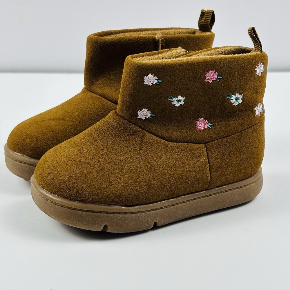 Carters Lucia Baby Girl Toddler Boots Size 4  Brown Suede Upper First Walkers
